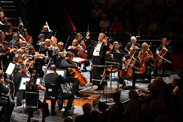 Britten: Cello Symphony - Guy Johnston, Sakari Oramo, BBC Symphony Orchestra - BBC Proms (Photo: BBC/Mark Allan)