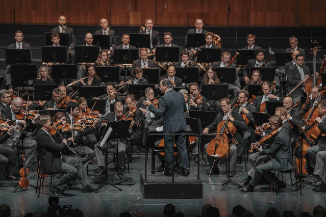 Tugan Sokhiev, Vienna Philharmonic - Salzburg Festival (Photo: Marco Borrelli) Tugan Sokhiev, Vienna Philharmonic - Salzburg Festival (Photo: Marco Borrelli)