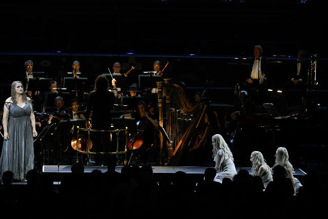 Richard Strauss: Ariadne auf Naxos - Rachel Willis-Sørensen, Anna Denisova, Ekaterina Chayka-Rubinstein, Eirin Rognerud, Robin Ticciati, LPO - Glyndebourne Opera at BBC Proms (Photo: BBC/Chris Christodoulou)