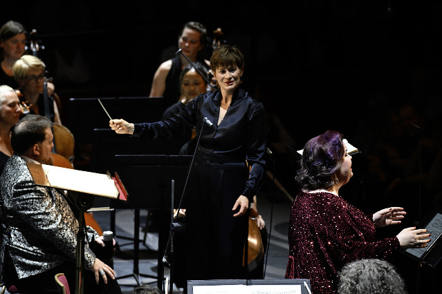 Mahler: Das Lied von der Erde - Jamie Barton, Clay Hilley, Anja Bihlmaier, BBC Philharmonic - BBC Proms at Royal Albert Hall (Photo: BBC/Chris Cristodoulou)