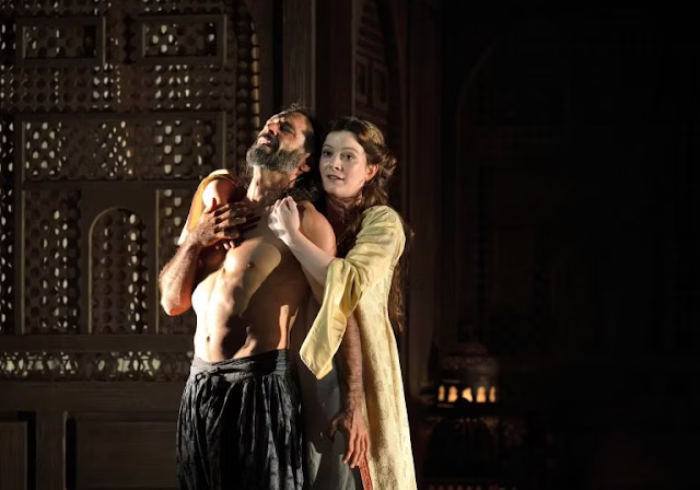 Mozart: Die Entführung aus dem Serail - Franck Saurel, Liv Redpath - Glyndebourne (Photo: Bill Knight) Mozart: Die Entführung aus dem Serail - Franck Saurel, Liv Redpath - Glyndebourne (Photo: Bill Knight)