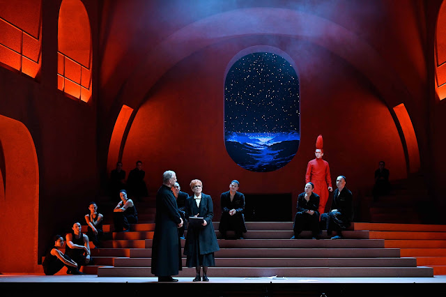 Richard Strauss: Ariadne auf Naxos - Christoph Pohl (Music Master), Kate Lindsey (Composer), Jonas Hacker (Dancing Master) - Salzburg Festival (Photo: Thomas Aurin)