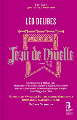 Conducted by György Vashegyi with the Hungarian National Philharmonic Orchestra, Bru Zane's recording of Jean de Nivelle features Cyrille Dubois in the title role with Mélissa Petit as Arlette. The version being performed is that with sung recitatives.
