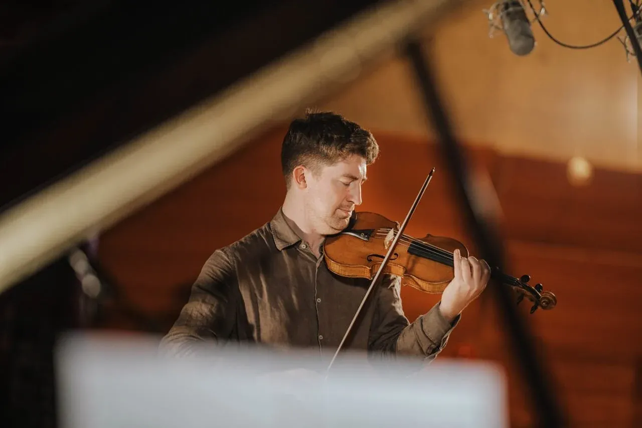 Elgar - Adès - Walton on violin