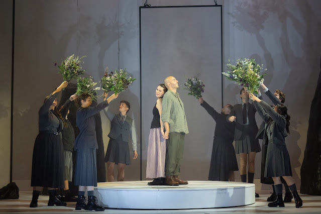 Purcell: Dido & Aeneas -  Samantha Price, Michael Lafferty  - English Touring Opera [Photo: Richard Hubert Smith]
